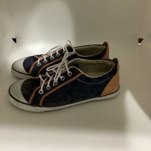 women coach shoes pre-owned size 7  Color Blue White And Brown